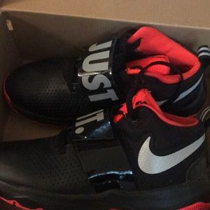 Nike team hustler D 8 JDI size - 6.5youth